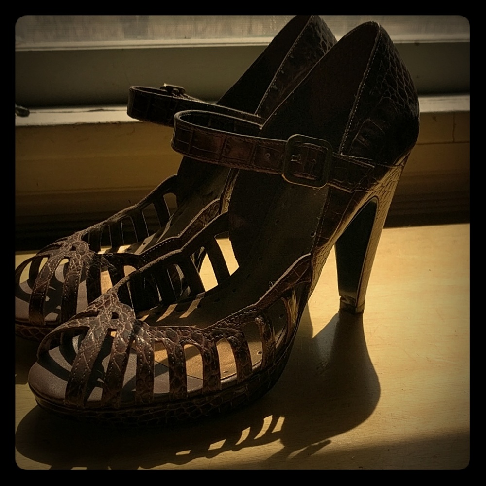 ❣️BCB snakeskin leather heels